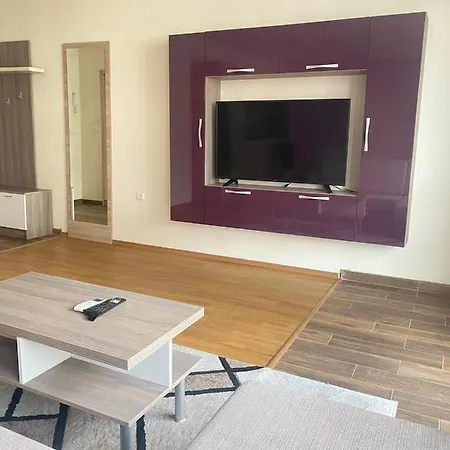 Luxury - Including Underground Parking Apartment